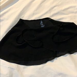 🦋(3/$15) Bloch ballet wrap skirt